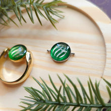 Load image into Gallery viewer, Green Ornament CONQUERing Element