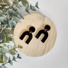 Load image into Gallery viewer, Maggie Dangles