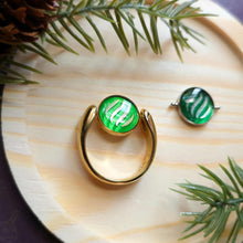 Load image into Gallery viewer, Green Ornament CONQUERing Element
