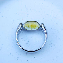 Load image into Gallery viewer, Light Yellow Alyssum in Silver Hex

